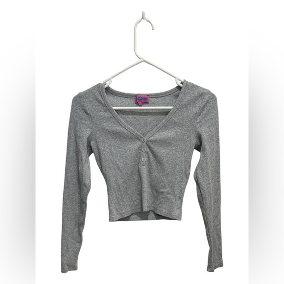 Edikted Tops - Edikted Light Gray Ribbed V-Neck Long Sleeve Crop Top